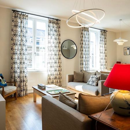 Bel Appartement, Bien Equipe Et Confortable Dans Le Centre Historique Fougeres Exterior foto
