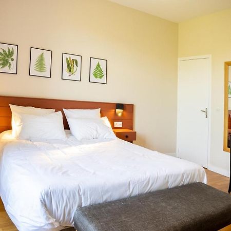 Bel Appartement, Bien Equipe Et Confortable Dans Le Centre Historique Fougeres Exterior foto