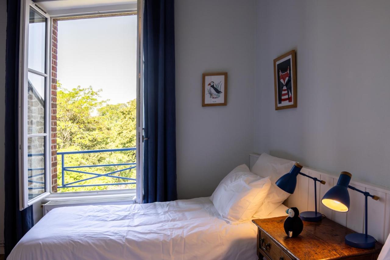 Bel Appartement, Bien Equipe Et Confortable Dans Le Centre Historique Fougeres Exterior foto