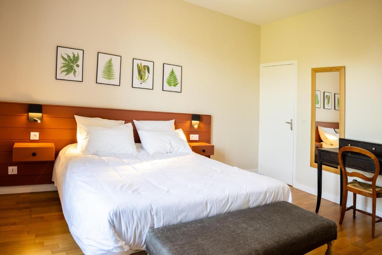 Bel Appartement, Bien Equipe Et Confortable Dans Le Centre Historique Fougeres Exterior foto